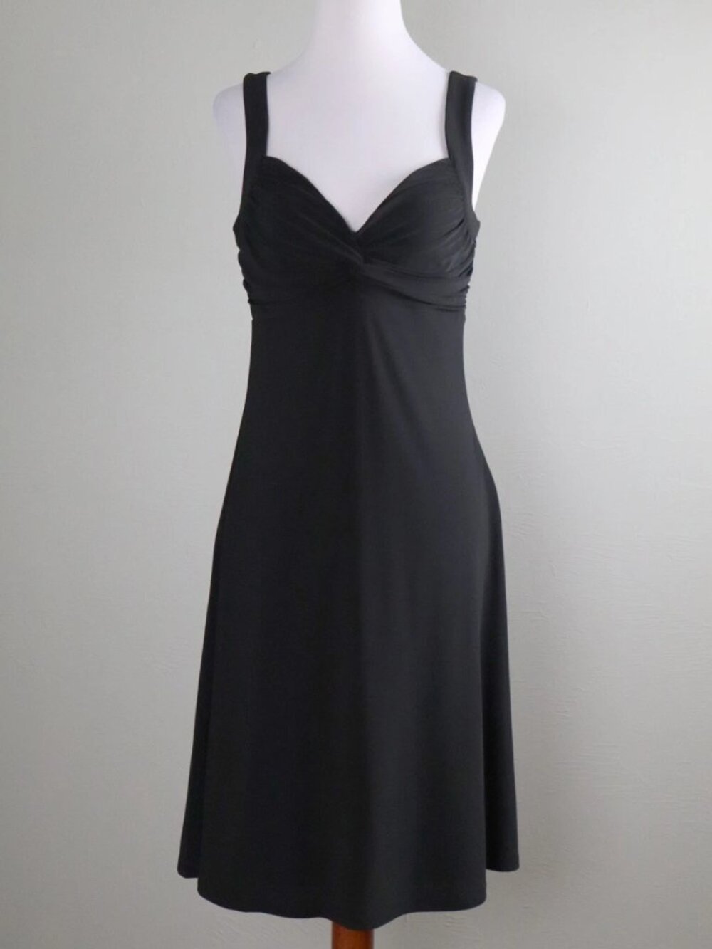 White House Blacj Market  Black Sleeveless Fit-and-Flare Dress NWT 0